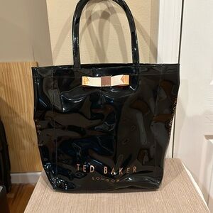 Ted Baker Aragon Black large Icon bag.